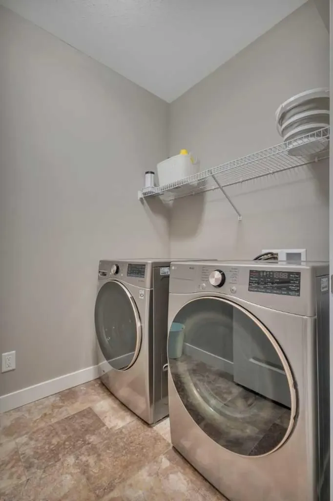 18 Copper Street Blackfalds AB T4M 0A9