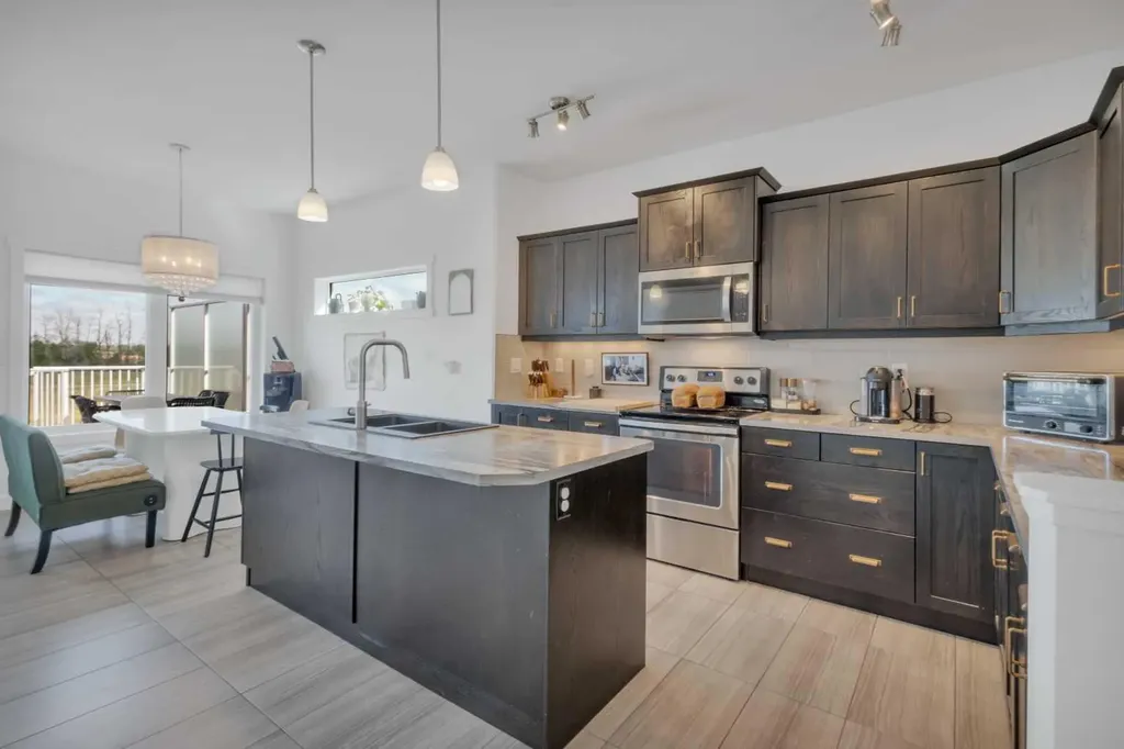 18 Copper Street Blackfalds AB T4M 0A9
