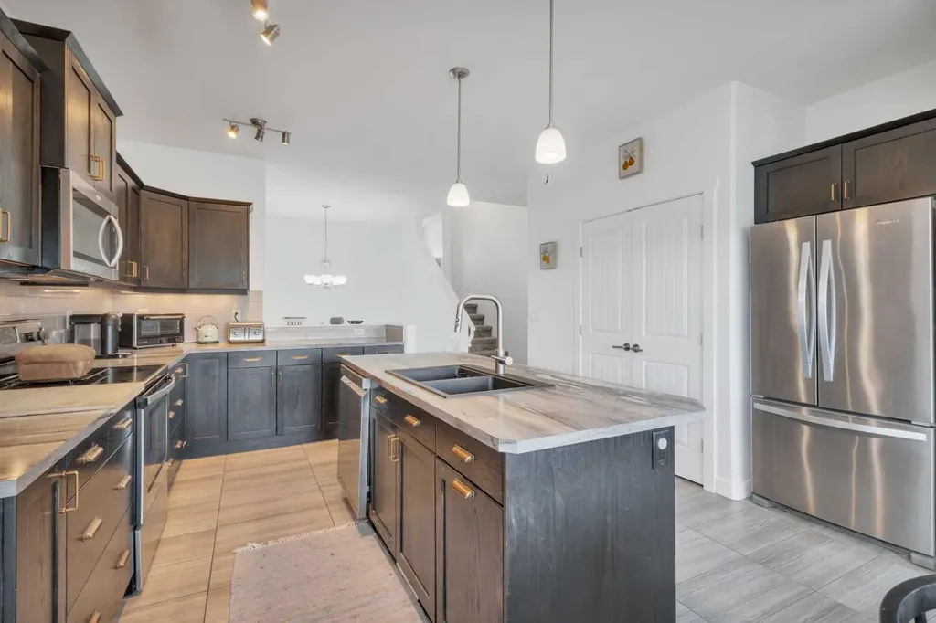 18 Copper Street Blackfalds AB T4M 0A9