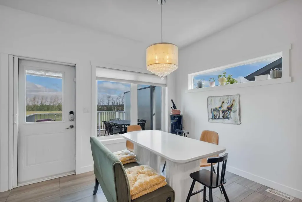 18 Copper Street Blackfalds AB T4M 0A9