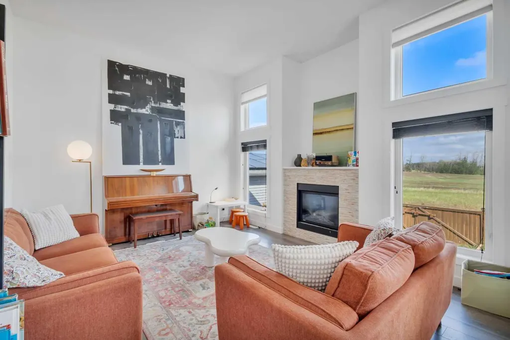 18 Copper Street Blackfalds AB T4M 0A9