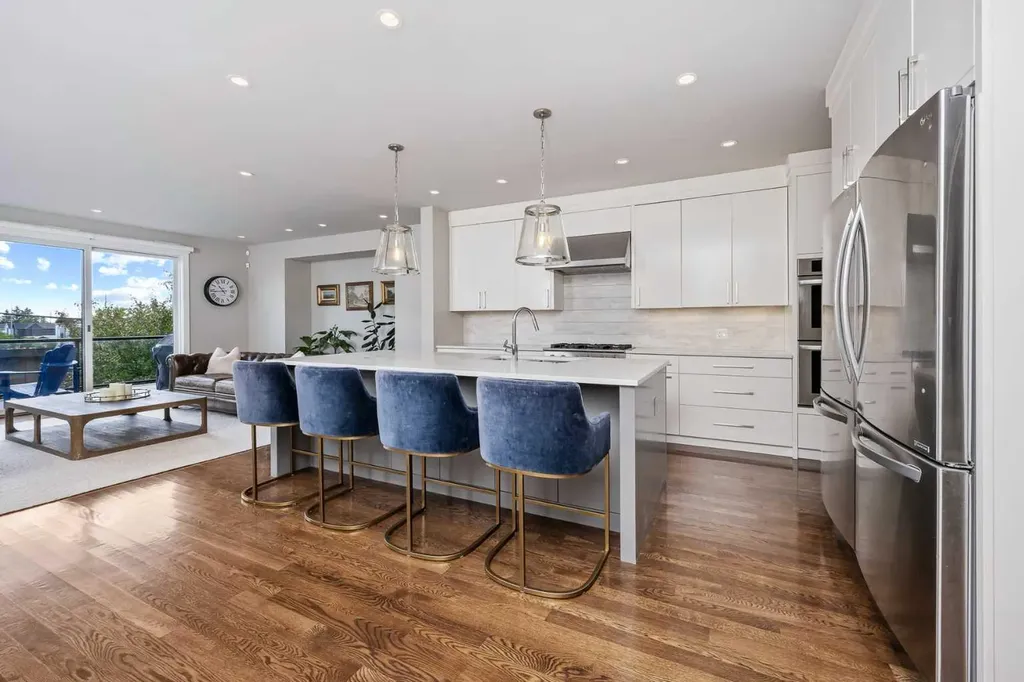 5024 21 Street SW Calgary AB T2T 5B8