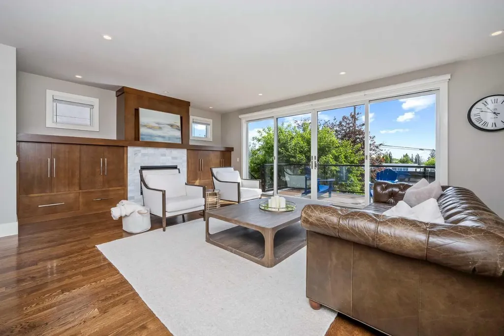 5024 21 Street SW Calgary AB T2T 5B8