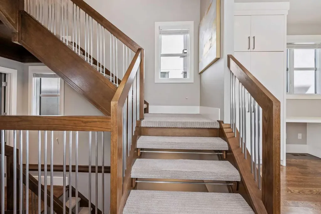 5024 21 Street SW Calgary AB T2T 5B8