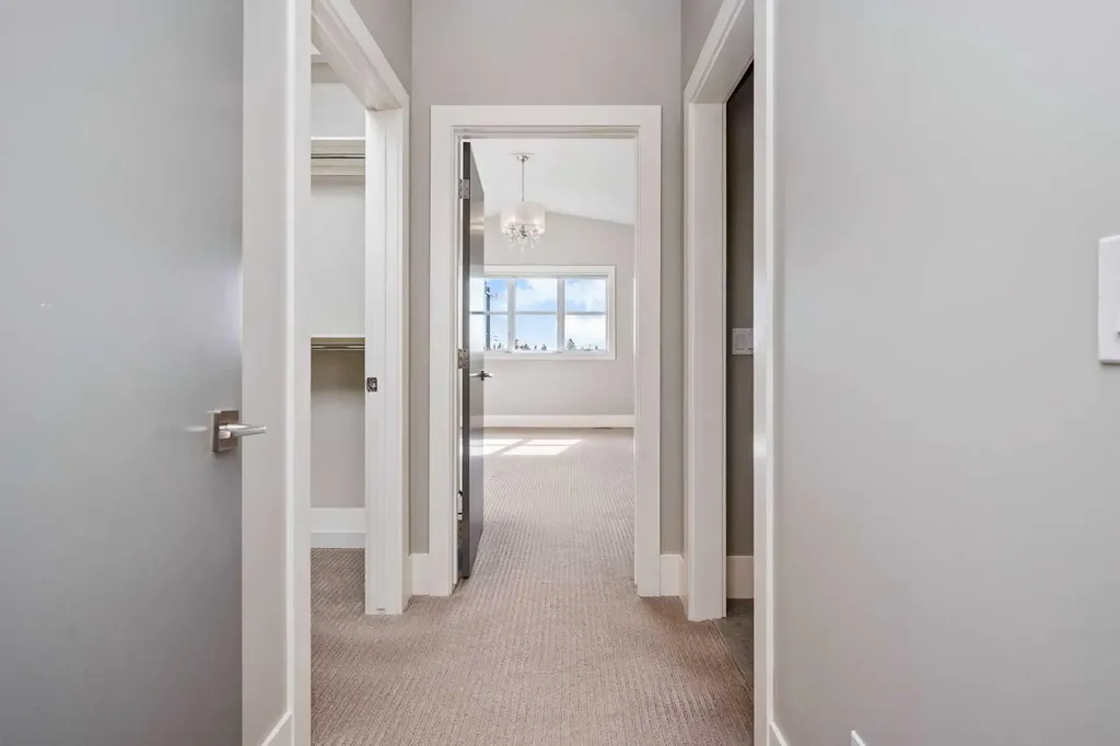 5024 21 Street SW Calgary AB T2T 5B8