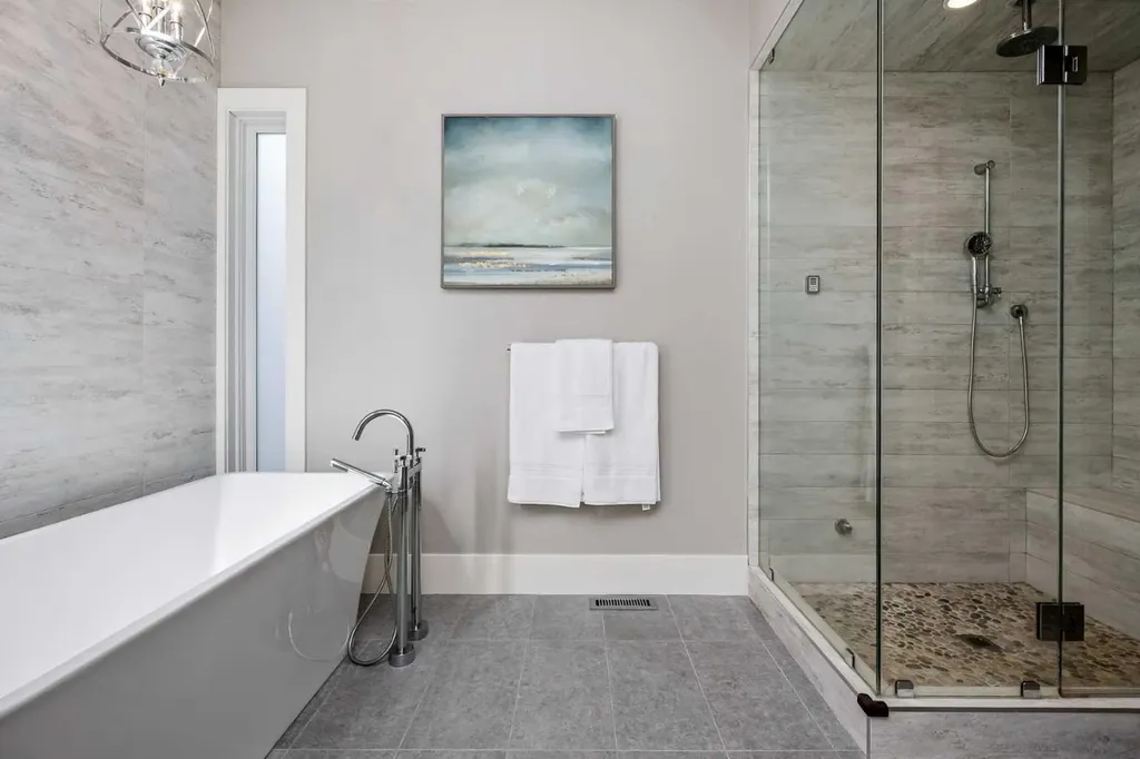 5024 21 Street SW Calgary AB T2T 5B8
