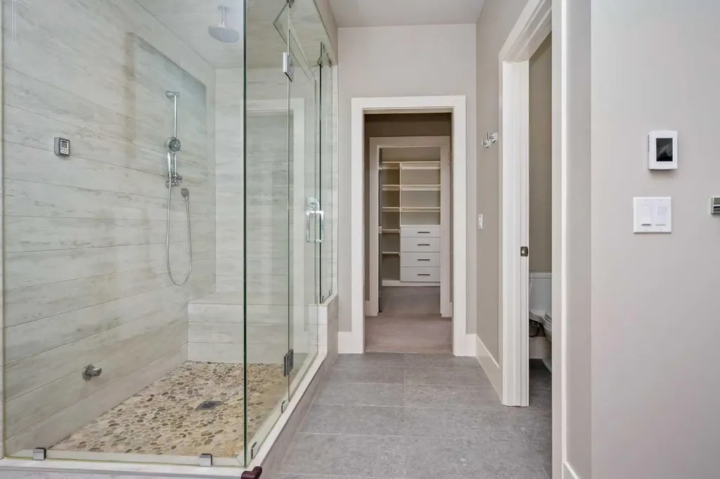 5024 21 Street SW Calgary AB T2T 5B8