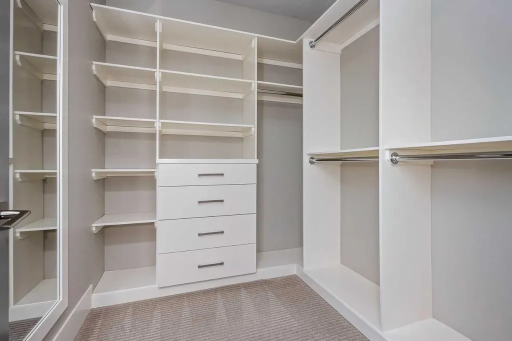 5024 21 Street SW Calgary AB T2T 5B8