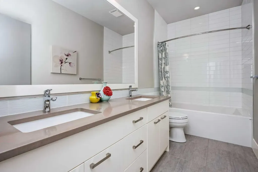 5024 21 Street SW Calgary AB T2T 5B8