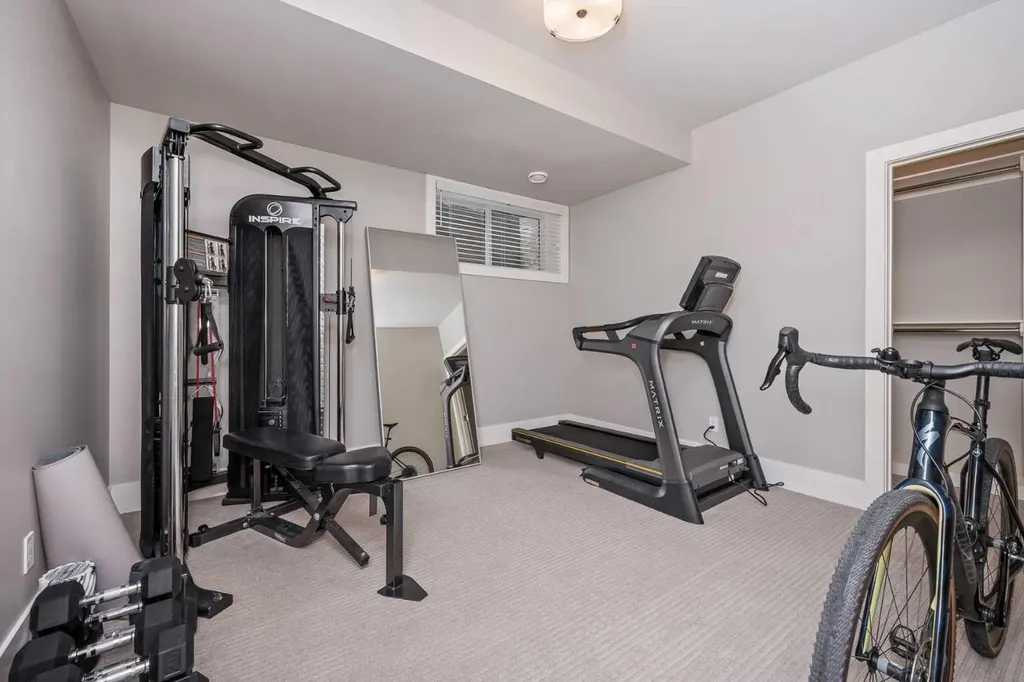 5024 21 Street SW Calgary AB T2T 5B8