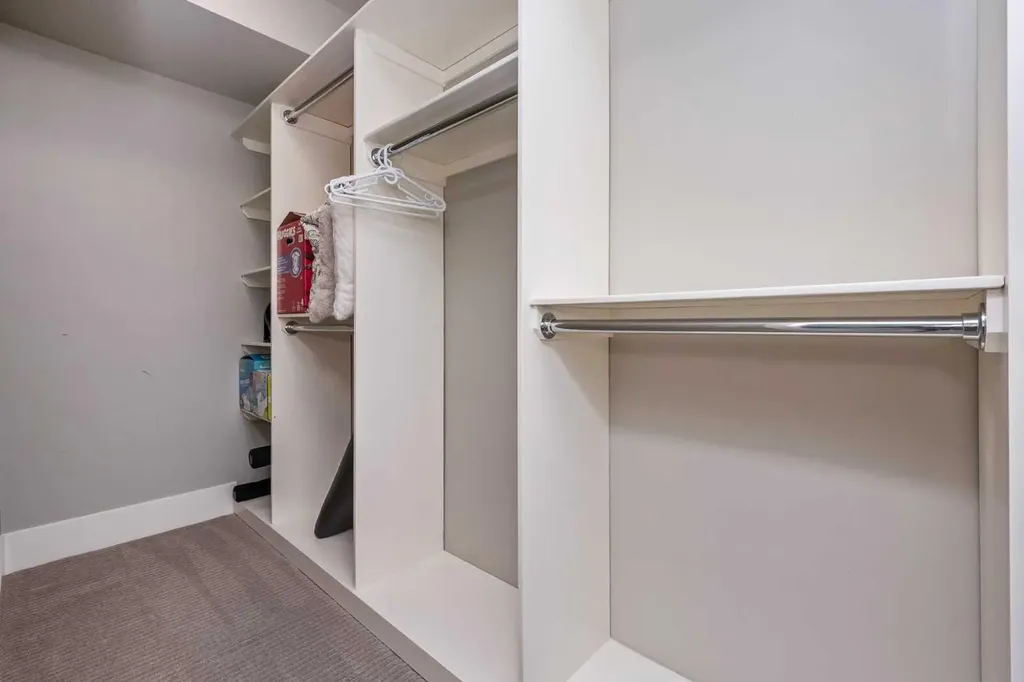 5024 21 Street SW Calgary AB T2T 5B8