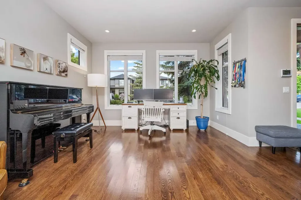 5024 21 Street SW Calgary AB T2T 5B8
