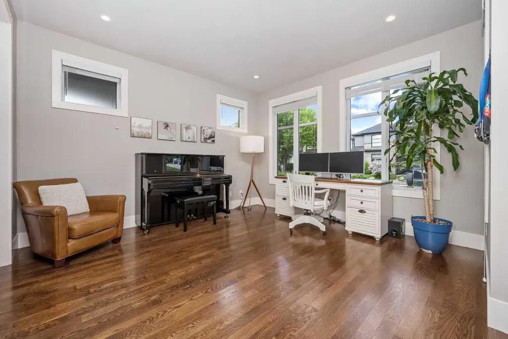 5024 21 Street SW Calgary AB T2T 5B8