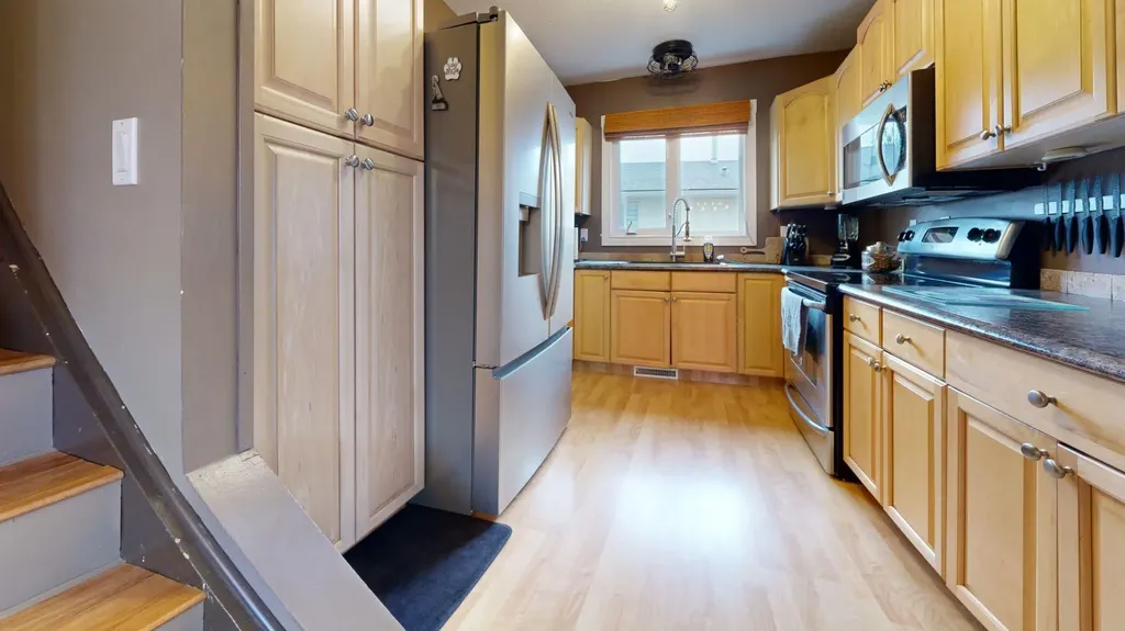 6917 98 Street Grande Prairie AB T8V 5E7