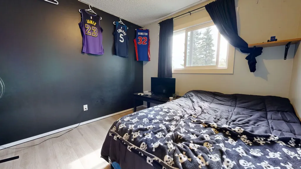 6917 98 Street Grande Prairie AB T8V 5E7