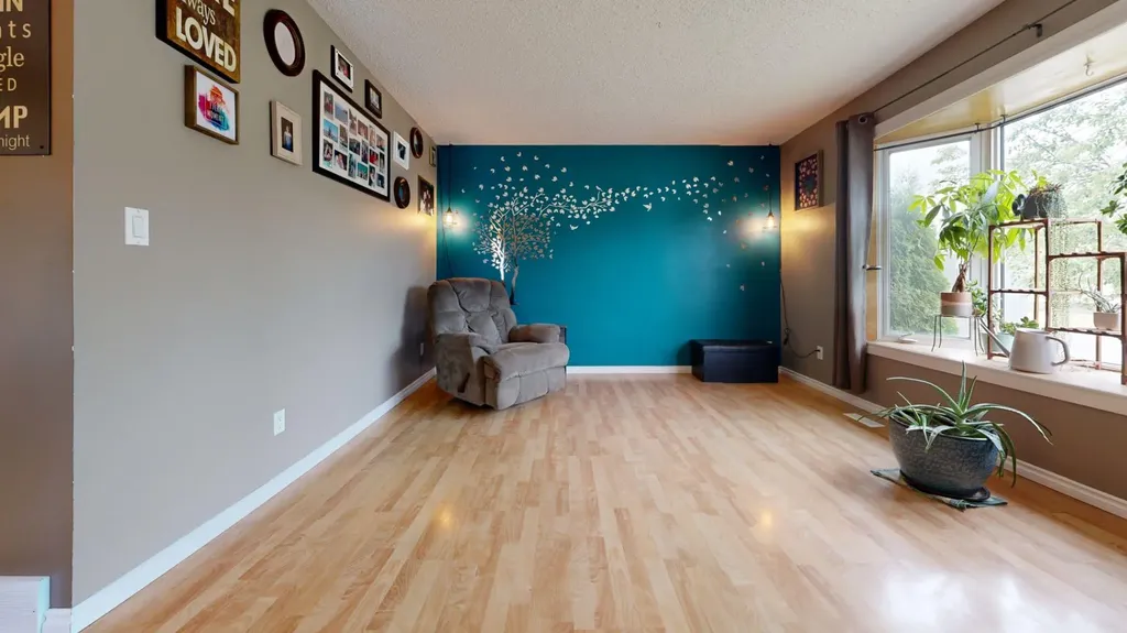 6917 98 Street Grande Prairie AB T8V 5E7