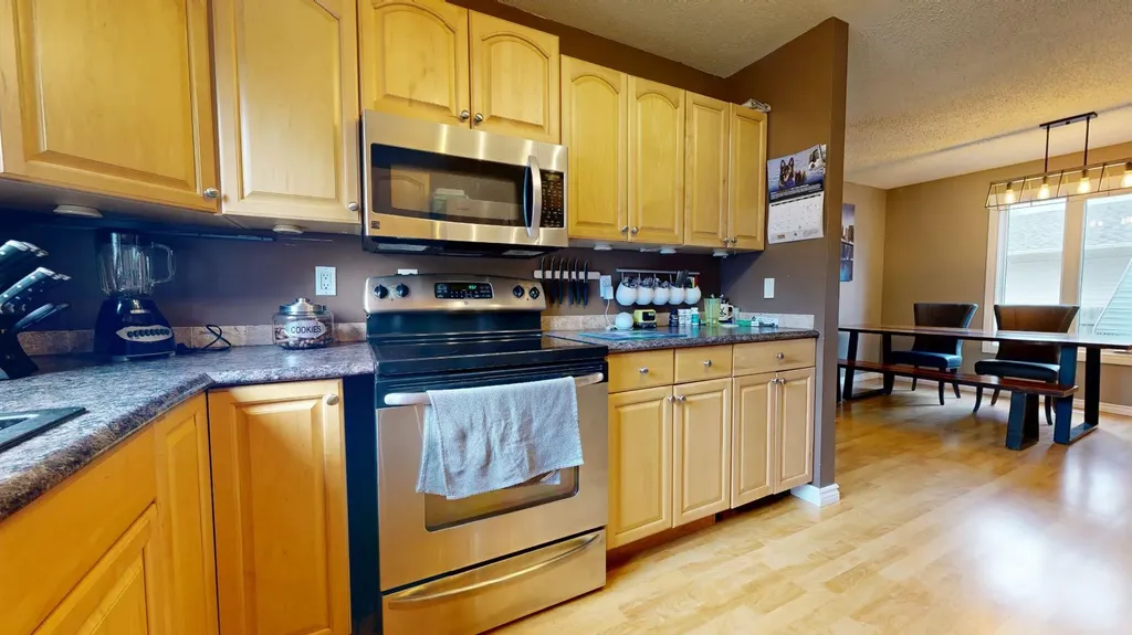 6917 98 Street Grande Prairie AB T8V 5E7