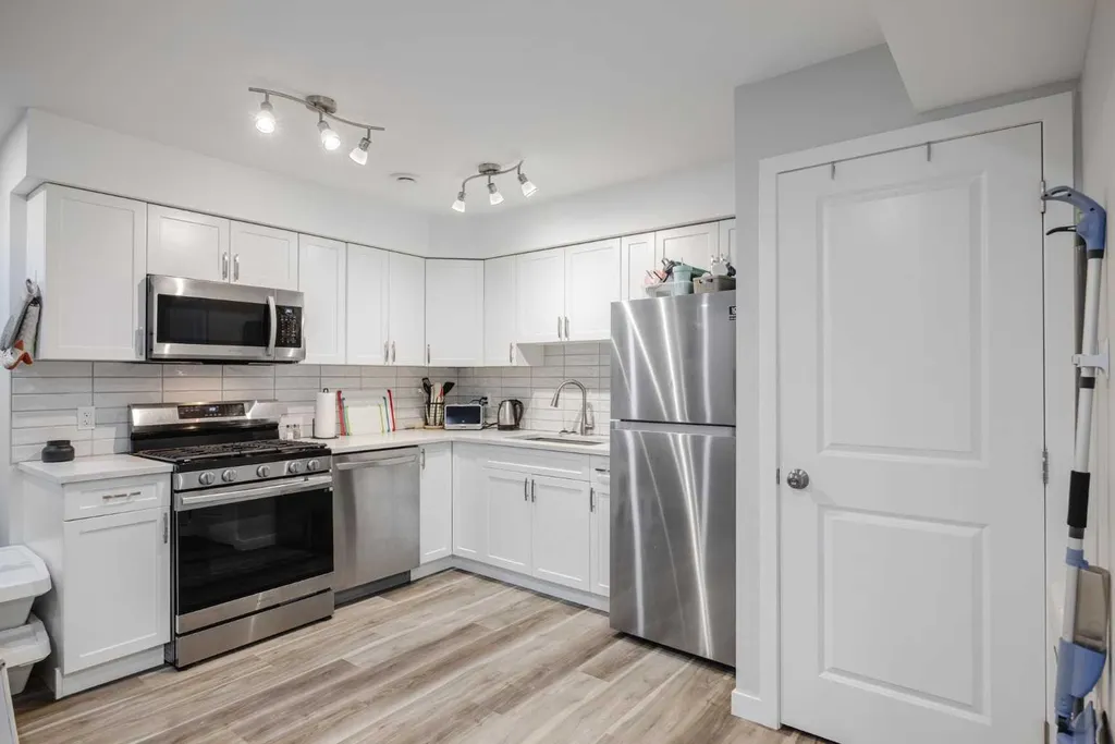 5 Marquis Common SE Calgary AB T3M 1N8