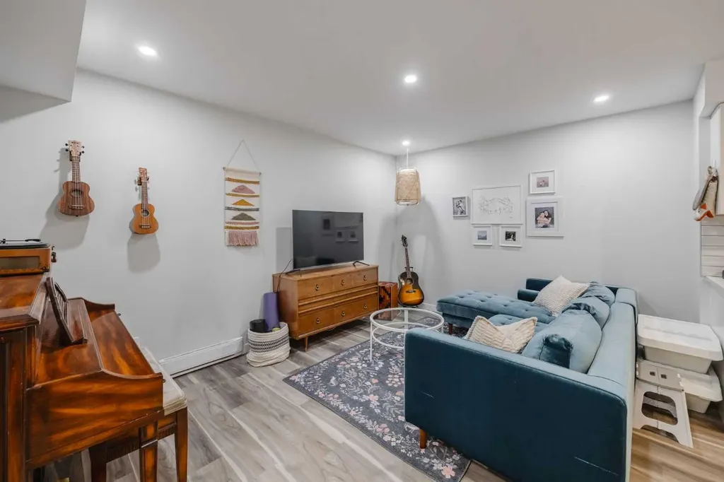 5 Marquis Common SE Calgary AB T3M 1N8