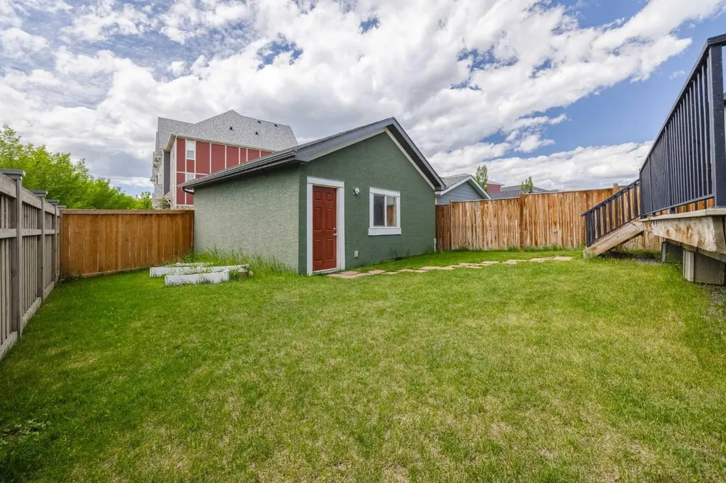 5 Marquis Common SE Calgary AB T3M 1N8