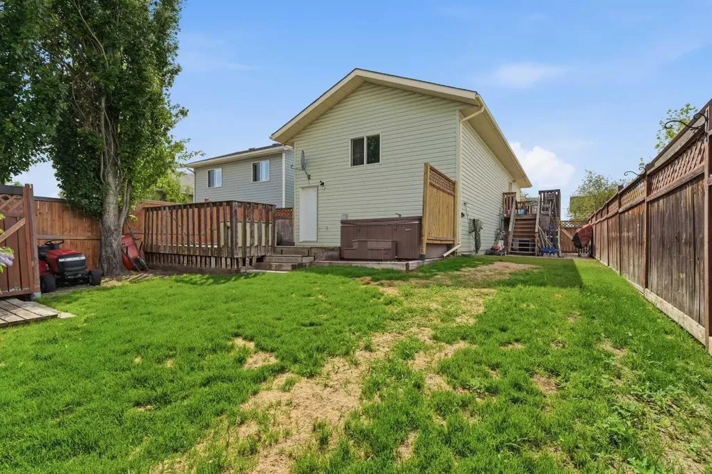 6209 90 Street Grande Prairie AB T8W 2M4