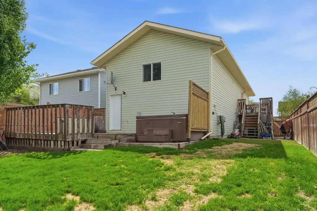 6209 90 Street Grande Prairie AB T8W 2M4