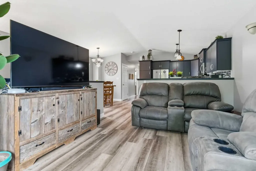 6209 90 Street Grande Prairie AB T8W 2M4