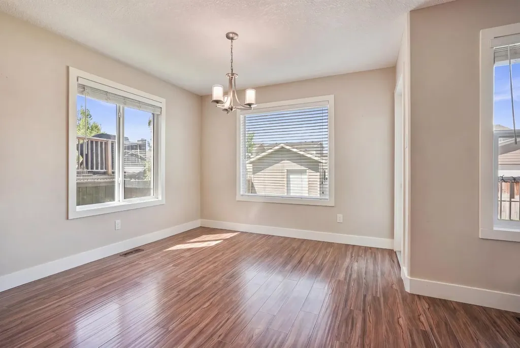 323 Mt Sundial Court W Lethbridge AB T1J 4S7