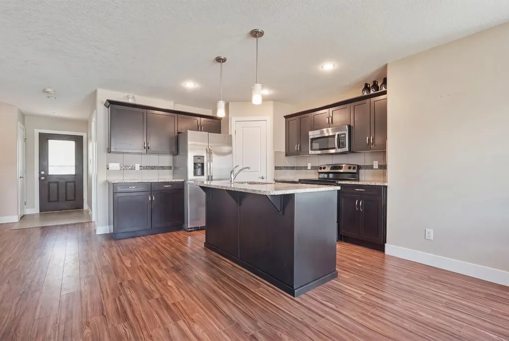 323 Mt Sundial Court W Lethbridge AB T1J 4S7