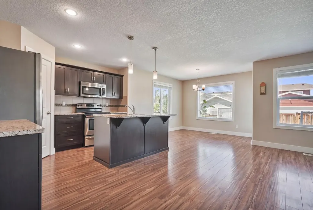 323 Mt Sundial Court W Lethbridge AB T1J 4S7