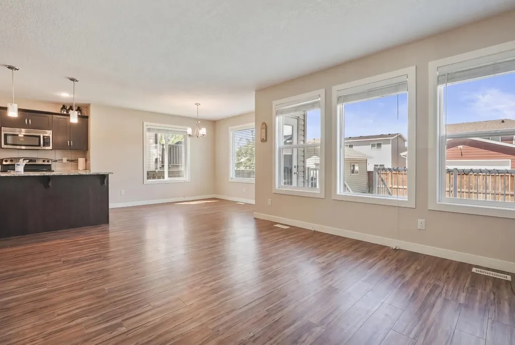 323 Mt Sundial Court W Lethbridge AB T1J 4S7