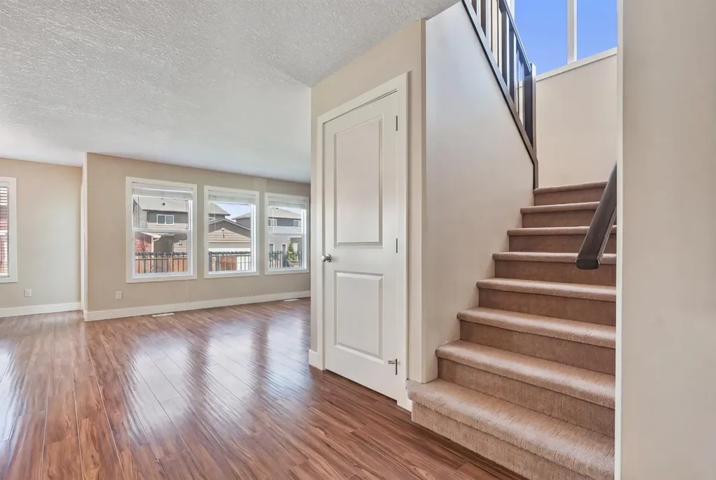 323 Mt Sundial Court W Lethbridge AB T1J 4S7