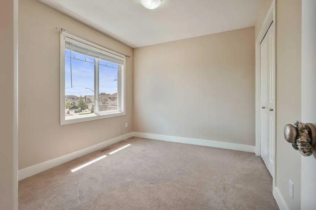 323 Mt Sundial Court W Lethbridge AB T1J 4S7
