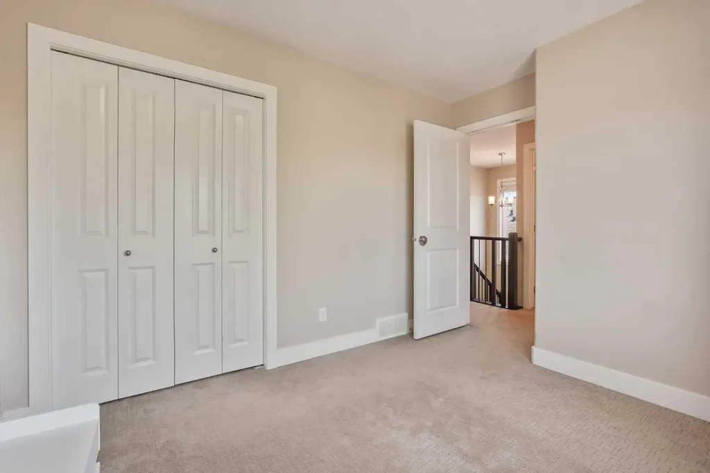 323 Mt Sundial Court W Lethbridge AB T1J 4S7
