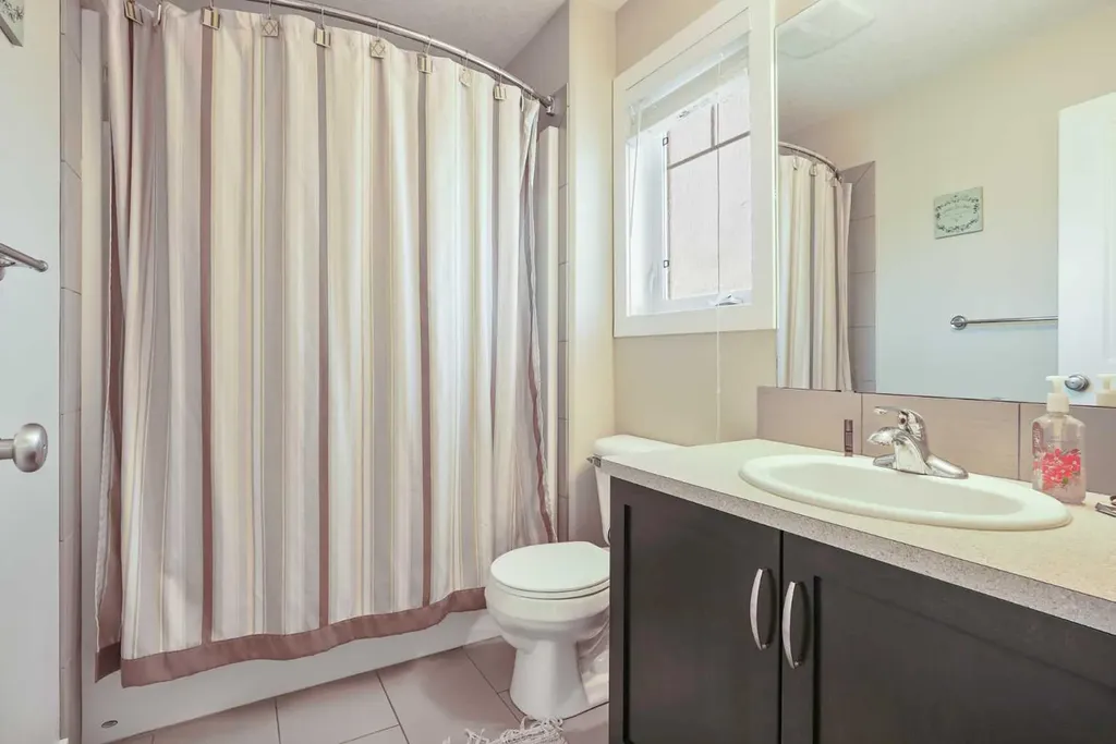 323 Mt Sundial Court W Lethbridge AB T1J 4S7