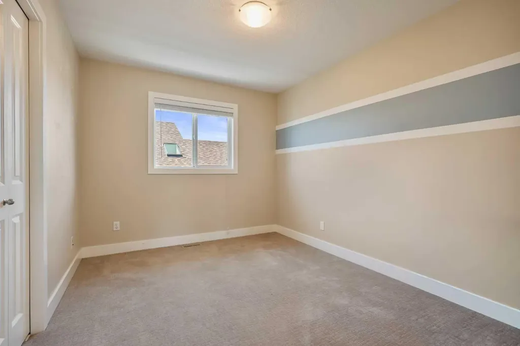 323 Mt Sundial Court W Lethbridge AB T1J 4S7