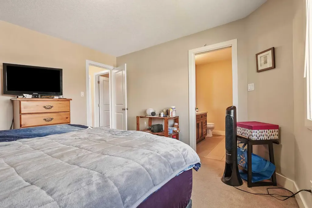 323 Mt Sundial Court W Lethbridge AB T1J 4S7