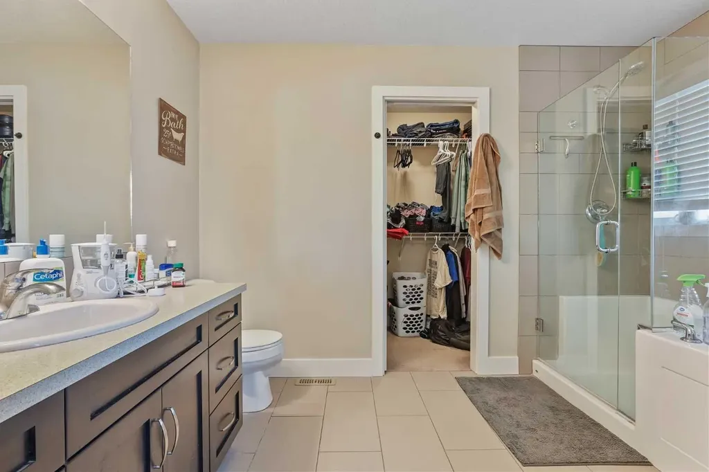 323 Mt Sundial Court W Lethbridge AB T1J 4S7