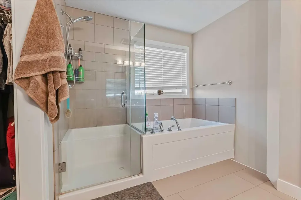 323 Mt Sundial Court W Lethbridge AB T1J 4S7