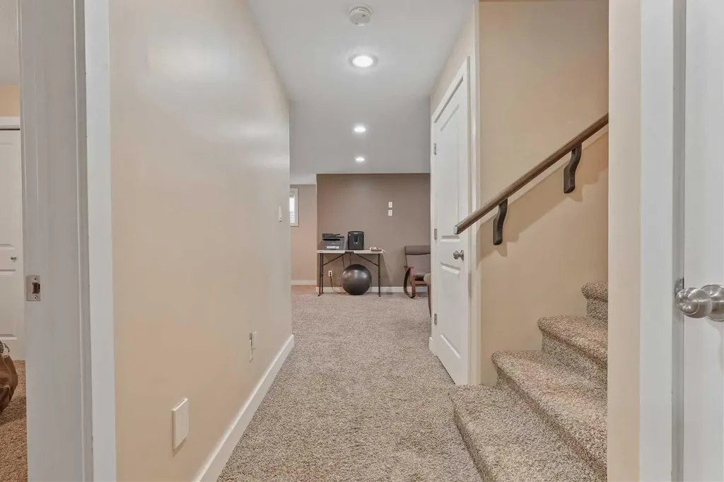 323 Mt Sundial Court W Lethbridge AB T1J 4S7