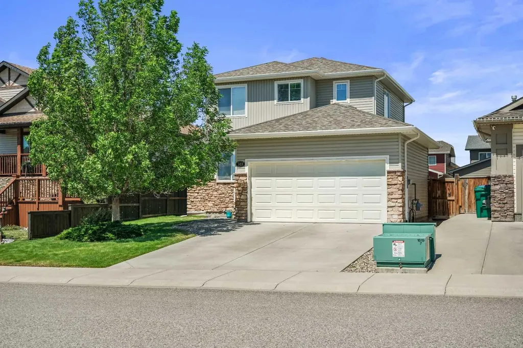 323 Mt Sundial Court W Lethbridge AB T1J 4S7