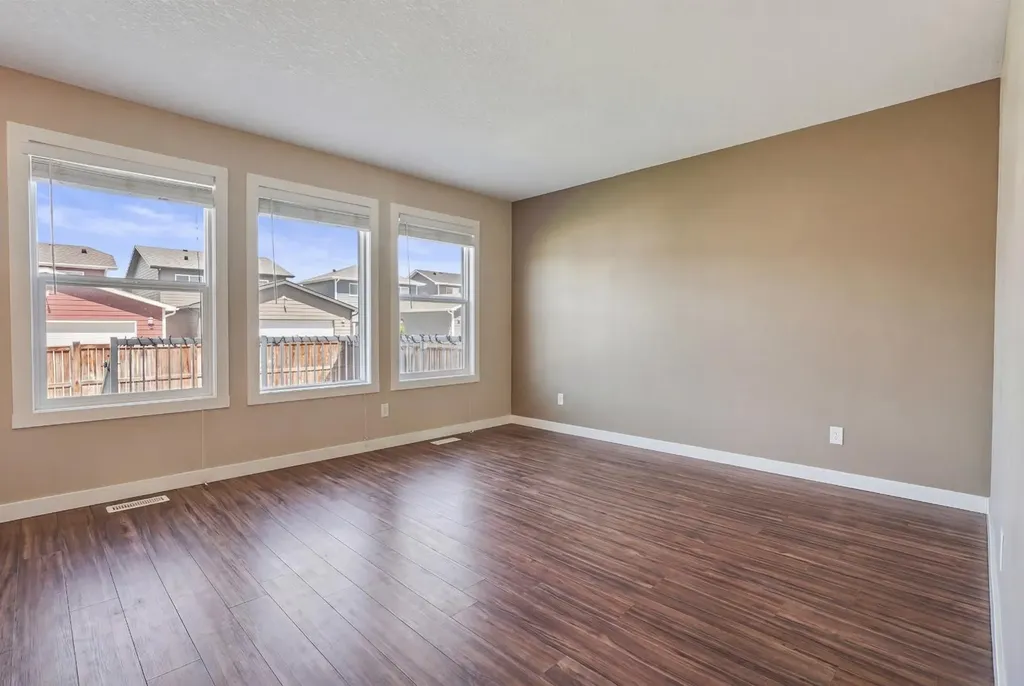 323 Mt Sundial Court W Lethbridge AB T1J 4S7