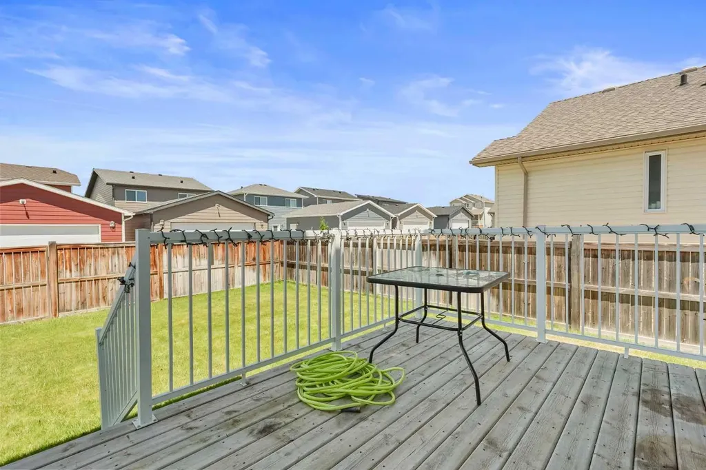 323 Mt Sundial Court W Lethbridge AB T1J 4S7