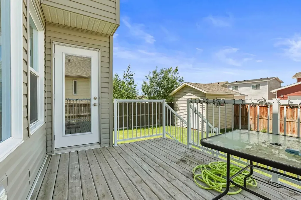 323 Mt Sundial Court W Lethbridge AB T1J 4S7