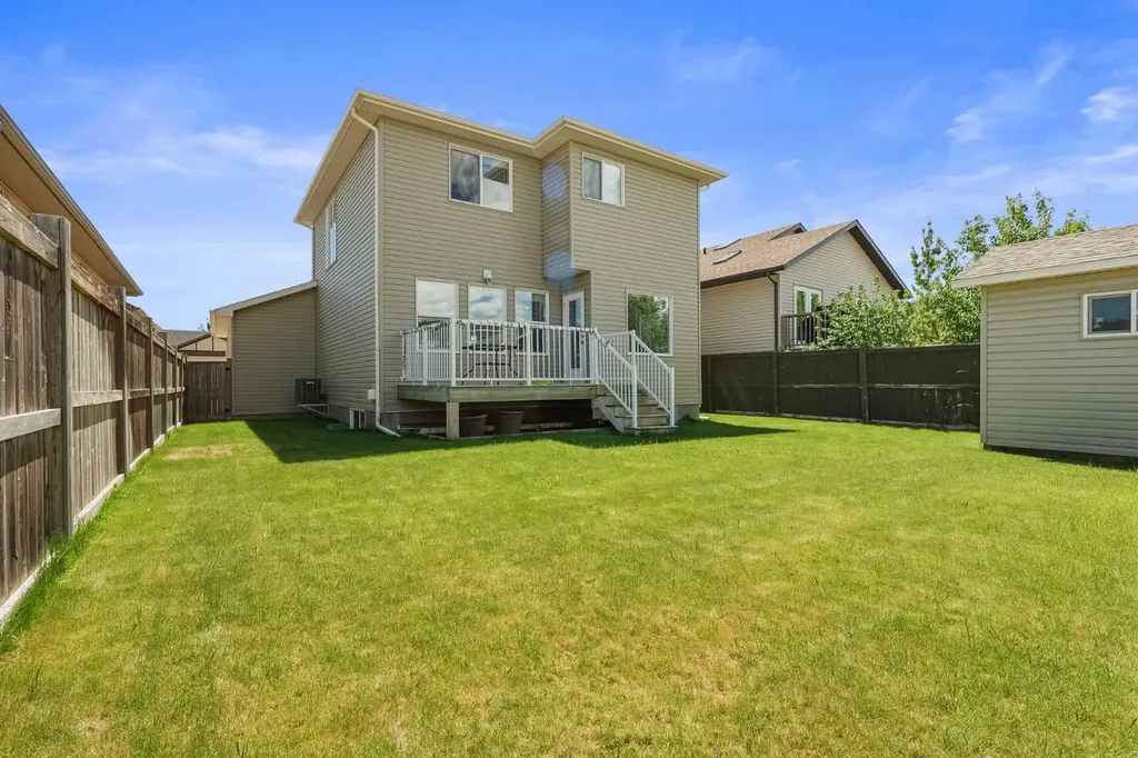 323 Mt Sundial Court W Lethbridge AB T1J 4S7
