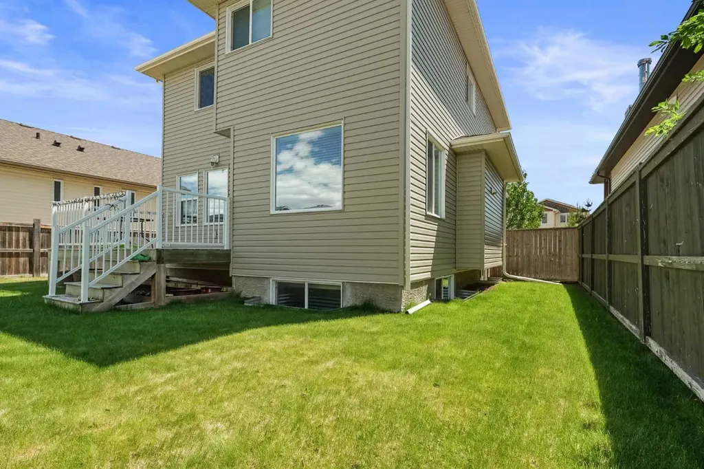 323 Mt Sundial Court W Lethbridge AB T1J 4S7