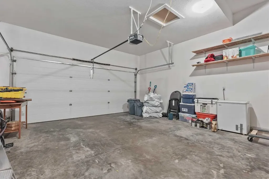 323 Mt Sundial Court W Lethbridge AB T1J 4S7