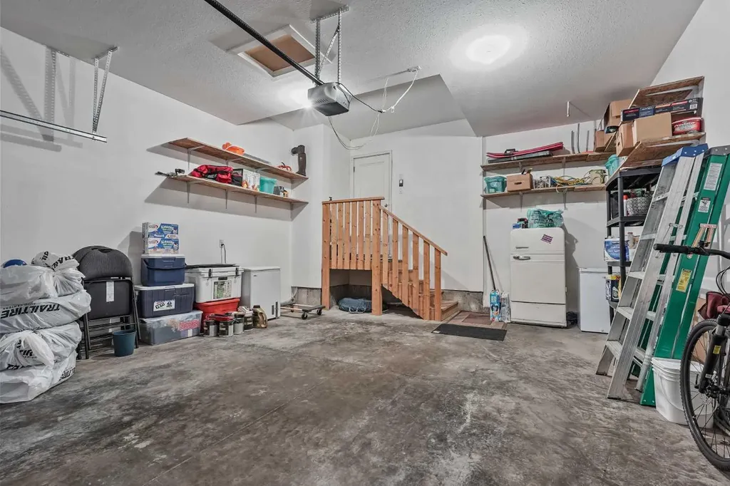 323 Mt Sundial Court W Lethbridge AB T1J 4S7