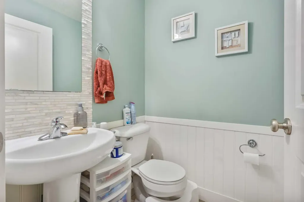 323 Mt Sundial Court W Lethbridge AB T1J 4S7