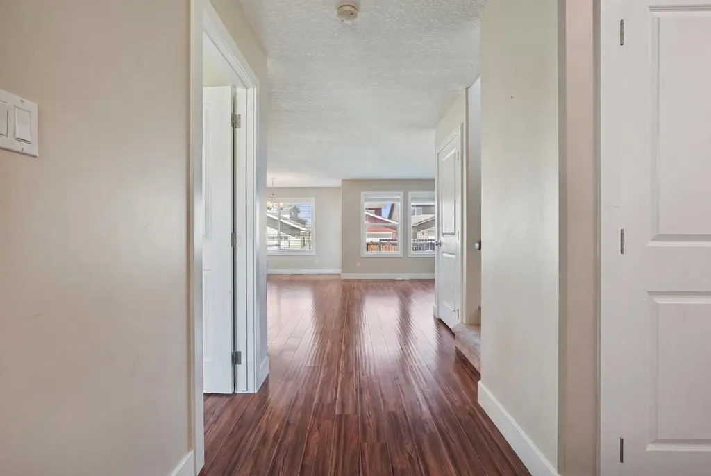 323 Mt Sundial Court W Lethbridge AB T1J 4S7